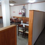 香港 - 内観2（テーブル席）