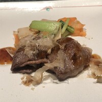 銀座のステーキ 銀座中央店 - 春野菜とA5黒毛和牛の焼きしゃぶ　梅肉ソースで