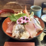 どんと屋 - 海鮮丼