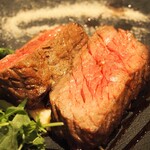 Genka Bisutoro Chizu Purasu - チーズプラス厳選の赤身ステーキ