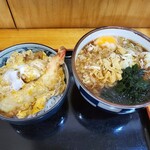 Tachiguizoba Yamabuki - イカ・海老玉子とじ丼セット