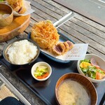 海沿いの キコリ食堂 - 