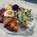 シェフこだわりのクロワッサンプレートセット