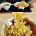 白神飯店 - 細縮れ麺が冷たくて美味しい
