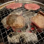 A5仙台牛焼肉 肉豊作 - 