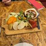 肉バルYAMATO - 和牛ソースのディップ野菜