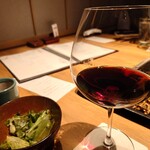 Susukino Yakiniku Kiraku - お肉に合わせてグラスワインの赤も♪