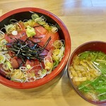 Kurumazushi - ランチ　まぐろ丼　1,300円