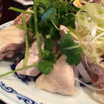 台湾料理 もやし - 骨付き蒸し鶏
            