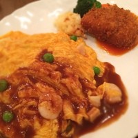 グリル満天星 麻布十番 新宿店 - オムレツライスとかにクリームコロッケ！
                どちらもおいしい流動食だと言いながら食べました（デブ気質）