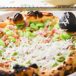 ピッツェリア タラッリ - 季節限定春のピッツァ そら豆とペコリーノチーズの『ペコファ』