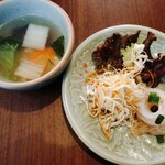 Soi Gapao - セットサラダとスープ