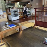 243923454 - 広い店内