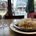 Italian Kitchen VANSAN - 釜揚げしらすのペペロンチーノ/グラスワイン