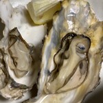 ゑびす屋 - 牡蠣　シーズンオフでも味が濃くて美味しい