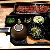 うなぎ四代目菊川 東京駅黒塀横丁店 - 