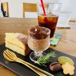 moricafe brunch&crepes - 本日のお菓子3種盛り¥550込(2024/4時点)