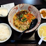 本格四川料理 麻辣先生 - 