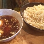 Tsukemen Ramen Kamon - 特盛
                      
                      麺ナイス
                      
                      醤油香ばしい