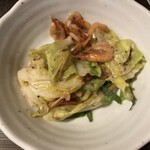 魚金 - 春菊のサラダ