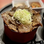 正泰苑 - 特選和牛A5カルビ 焼肉丼