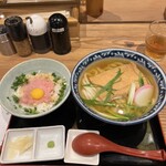 難波千日前 釜たけうどん - 