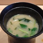 すしやのたい悟 - 魚あらと海老殻出汁の味噌汁