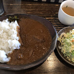 赤い屋根の喫茶店 駅舎 - 激馬かなぎカレー　1,000円　辛口