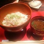 賛否両論 - 鯛と山エノキの炊き込みご飯