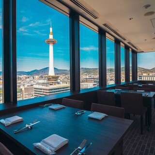 Directly connected to the station! Enjoy a private Italian Cuisine restaurant with a spectacular view