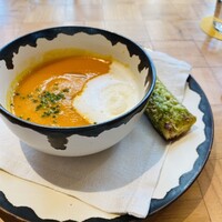 ザ タヴァン グリル＆ラウンジ - 