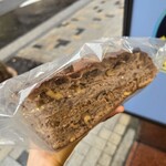 神楽坂ワイン食堂 ビストロ　Entraide - 超くるみパン
