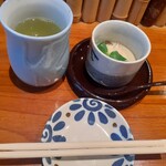 Sushi Watase - サービス茶わん蒸しとお茶