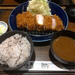 Tonkatsu Ma Mezon - ロースカツ定食  中