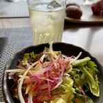 ニュー松坂 難波御堂筋店 - サラダと山崎ハイボール