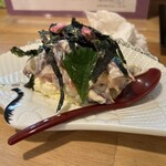 ご縁や いづも - ホタルイカ、たらこ、マヨネーズ和え バタークリームチーズ、粒ウニ添え