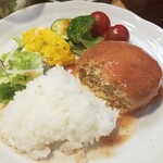 キッチン ブルー グローブ - ご飯、サラダを乗せて