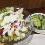 キッチン ブルー グローブ - サラダ、お新香のアップ