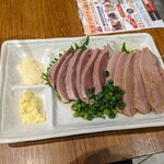 八郎酒場 - トロレバーとハツ刺し