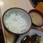 洋食の店　ぺいざん - ご飯と味噌汁、ご飯は少な目にしてもらいました