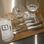 ｅｌｋ - オーダーと会計を先に済ませると渡されるお冷やカトラリー（2014年2月）