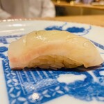 Tachigui Sushi Uogashi Yamaharu - 鯛の昆布じめ