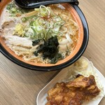 麺や 虎鉄 千歳店 - 熟成あらごし味噌　ザンギ定食で！
