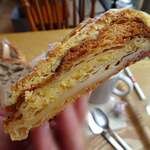 ル・グルニエ・ア・パン - クロワッサン・オ・ザマンド