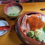 きみ野 - 料理写真:サーモンといくらの親子丼　1600円