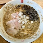 和RA-MEN だし奉行 - 背脂煮干RA-MEN