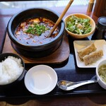 西安餃子 - 土鍋麻婆豆腐とご飯セットと棒餃子