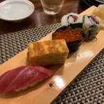 Sushi Daidokoro Uoshin - にぎりと巻物