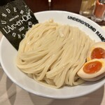 アンダーグラウンド ラーメン 頑者 - 