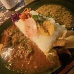 本と喫茶のゲンショウシャ - 